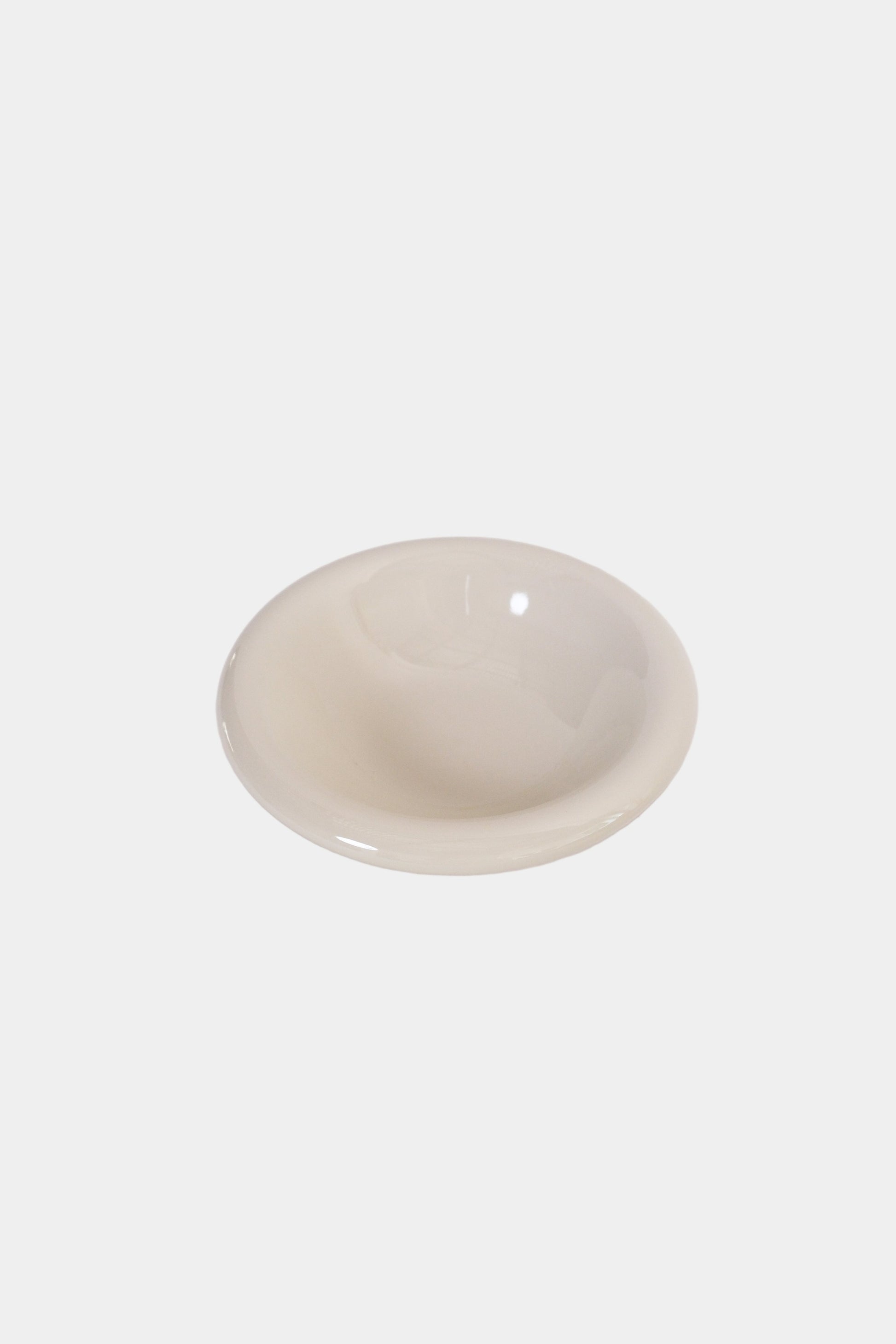 the softedge side bowl in mashmellow on  white background