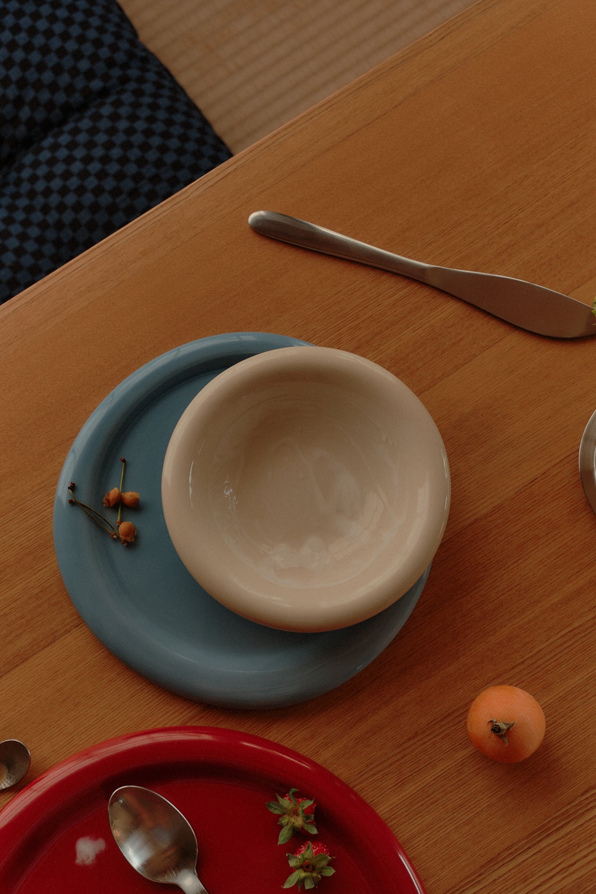 the softedge side bowl in mashmellow on white background