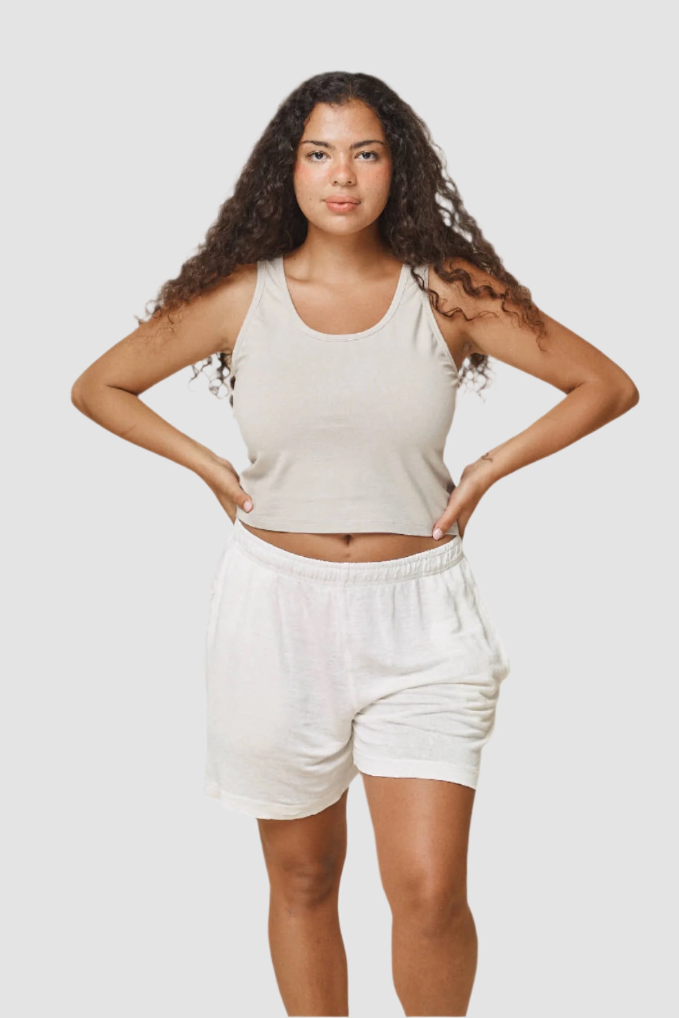 kona shorts white