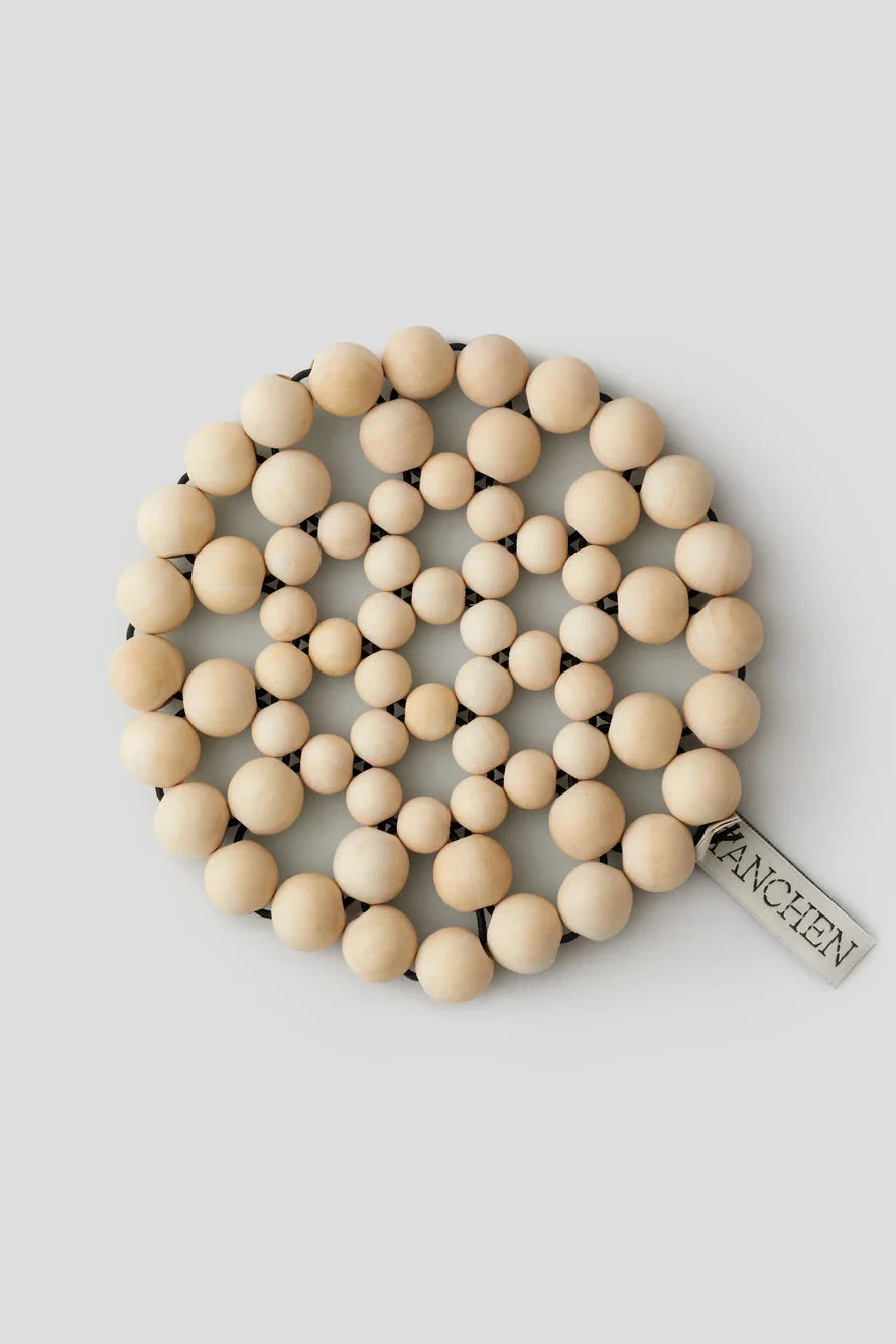 Wooden beaded necklace on a light gray background with 'KANICHEN' branding.