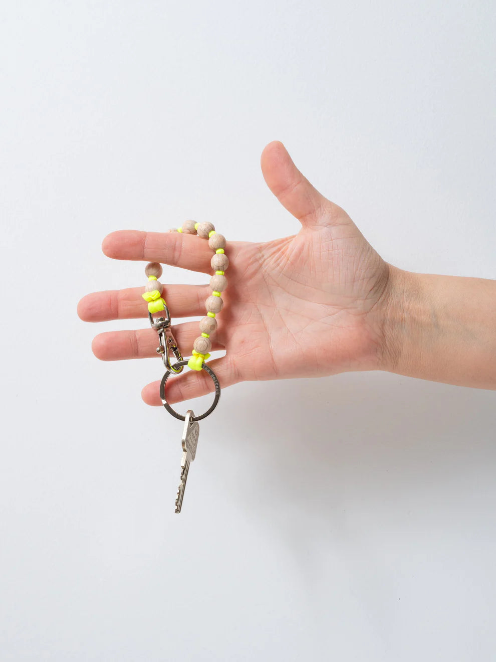 Perlen short keychain - Natural - Neon yellow