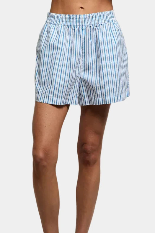 Model wearing perfect white tee Julie Stripe Cotton Poplin Short with elastic waistband at East Coast General