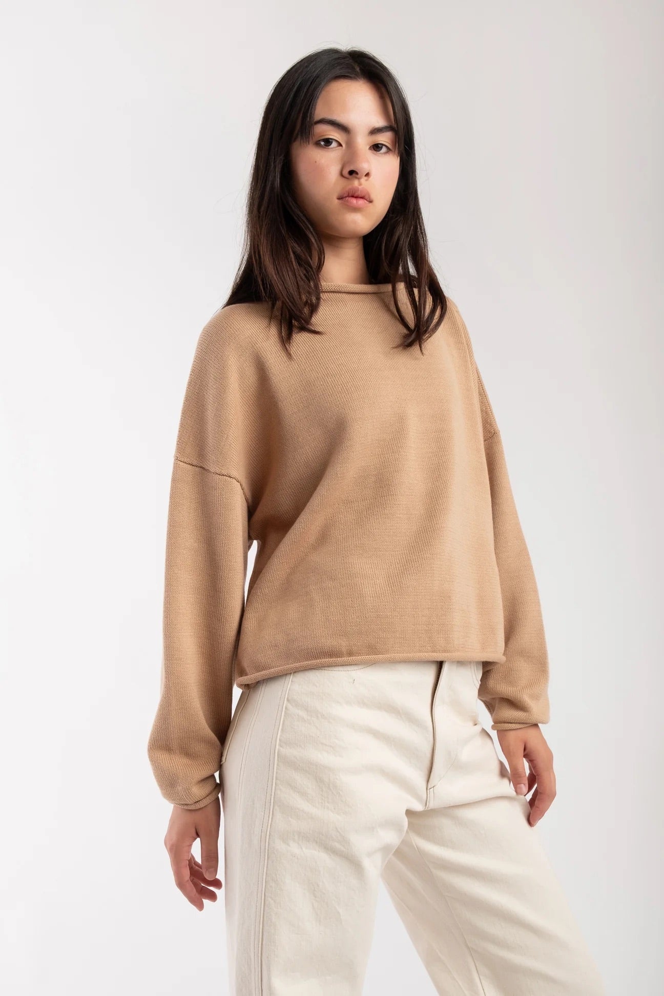 CAMEL ROLLED SWEATER