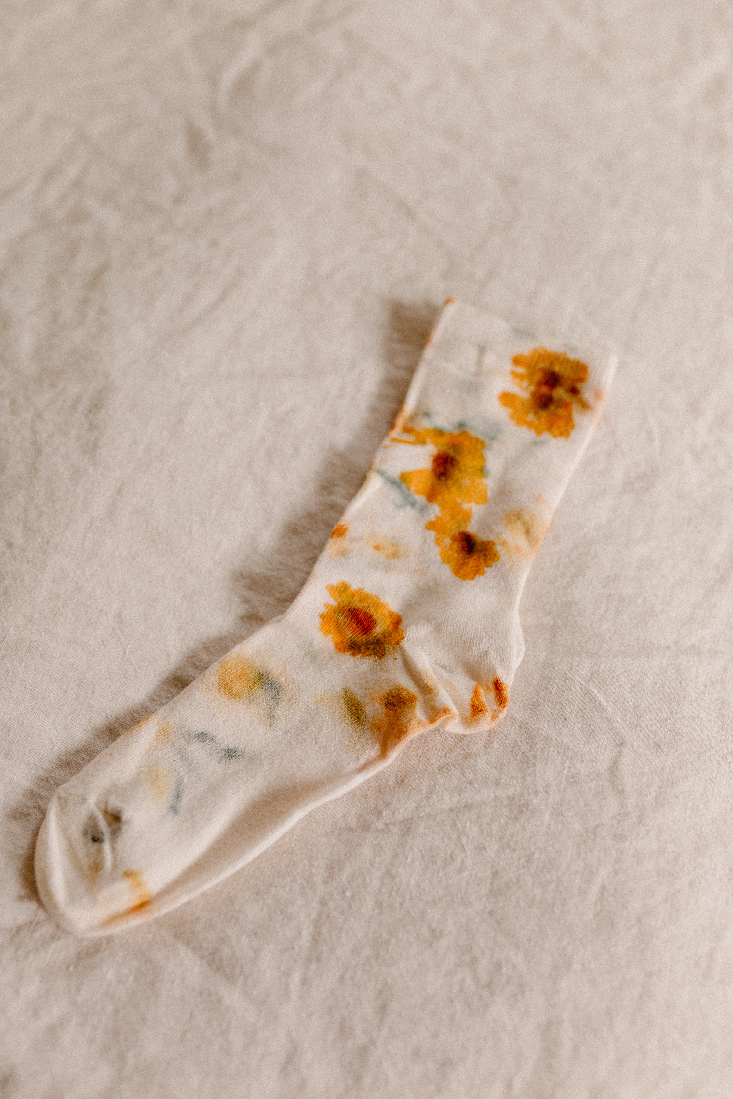 Floral Crew Socks - Cream - east coast general